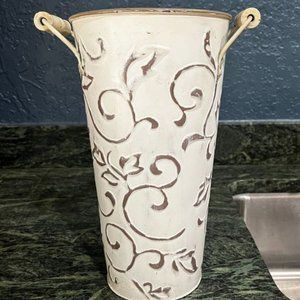 French Bucket Cream Vase With Handles That Can Hold Any Bouquet of Flowers